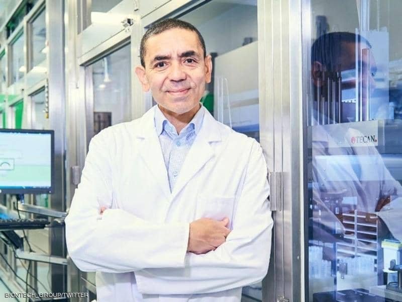 مخترع لقاح فايزر يُطمئن سكان الأرض: لا داعي للهلع من أوميكرون