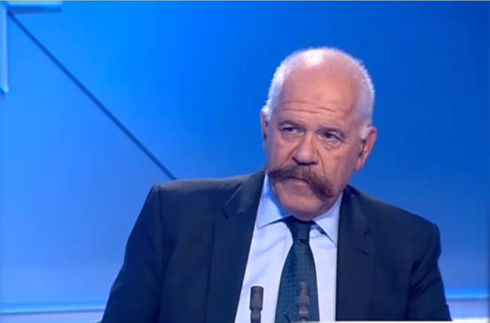 الكاتب الصحافي فهد يعتة في ذمة الله