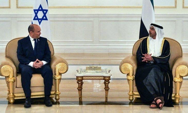 في أول زيارة من نوعها.. رئيس الوزراء الإسرائيلي يصل إلى الإمارات