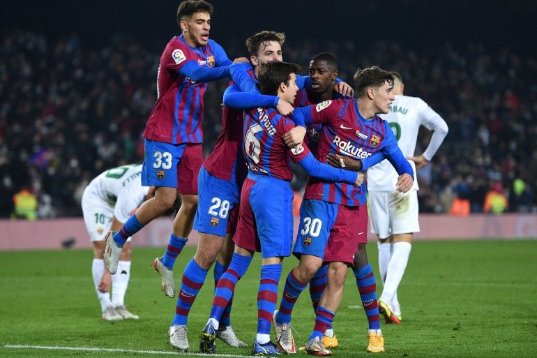 برشلونة يفوز على إلتشي بصعوبة في الدوري الإسباني