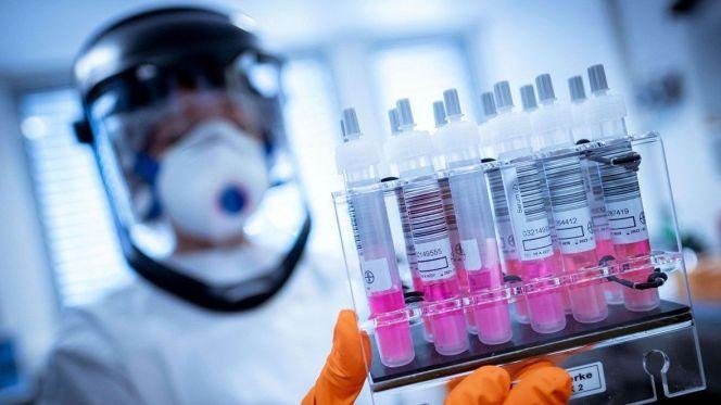 منظمة الصحة العالمية تدق ناقوس الخطر.. إصابات أوميكرون تتضاعف بهذه المناطق