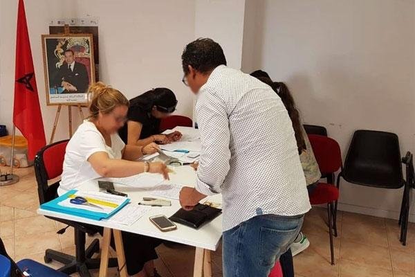 بوردو.. تنظيم قنصلية متنقلة ببواتيي لتقريب الخدمات القنصلية من أفراد الجالية المغربية