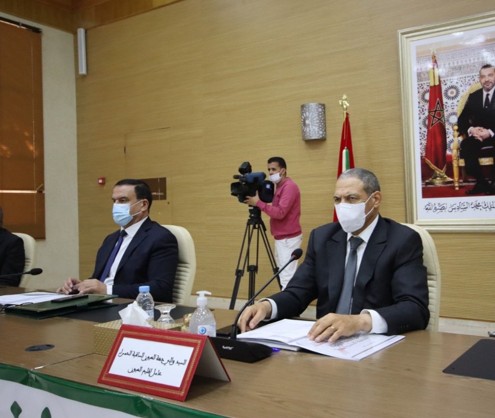 والي جهة العيون ..”غادي ندوزو في أيام عصيبة وخاص المواطنين والمتدخلين يديروا الجرعات ديالهم” .. التفاصيل