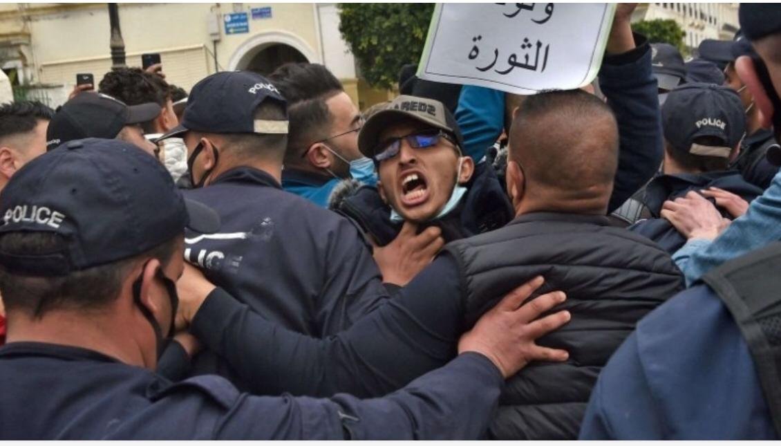 حزب معارض جزائري يحذر من الانتهاكات اليومية للحقوق الأساسية والحريات الفردية والاجتماعية بالبلاد