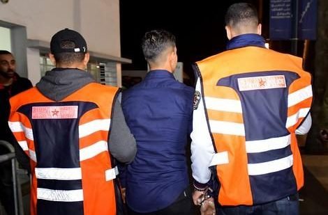 عشريني ذو سوابق قضائية في قبضة الأمن بتهمة السرقة