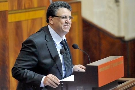 وهبي : ”حياة المواطنين أصبحت مفتوحة على التلفونات والصور والفايسبوك ”