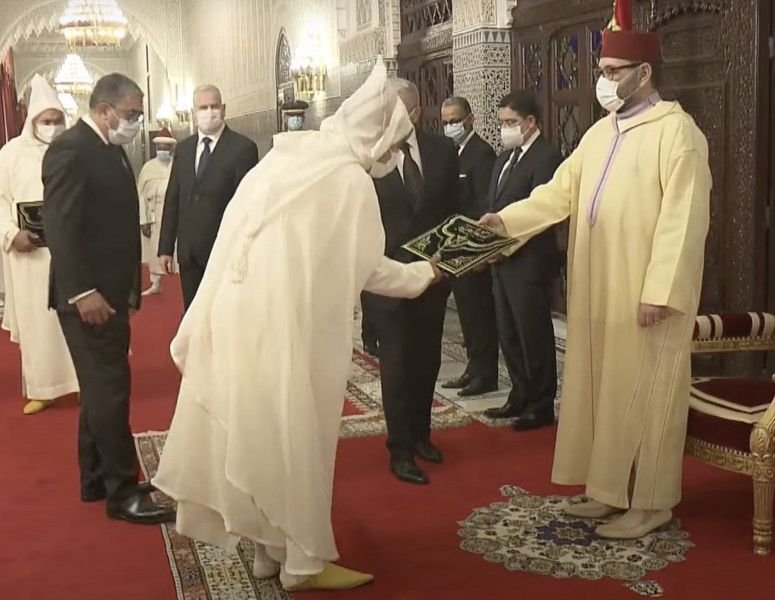 سفير صاحب الجلالة بالكويت يقدم نسخة من أوراق اعتماده لوزير الخارجية الكويتي