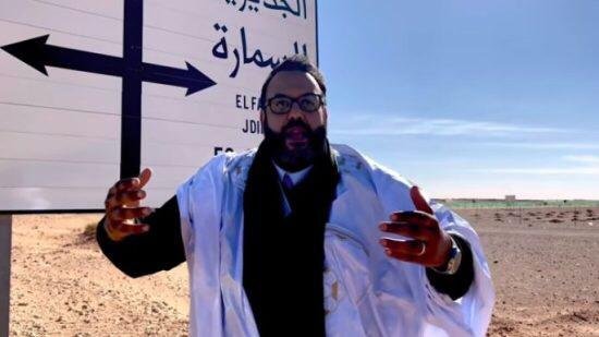 إعلامي جزائري يفضح عصابة البوليساريو ويؤكد منطقة المحبس تعيش سلاما وطمأنينة ولا وجود لمظاهر الحرب