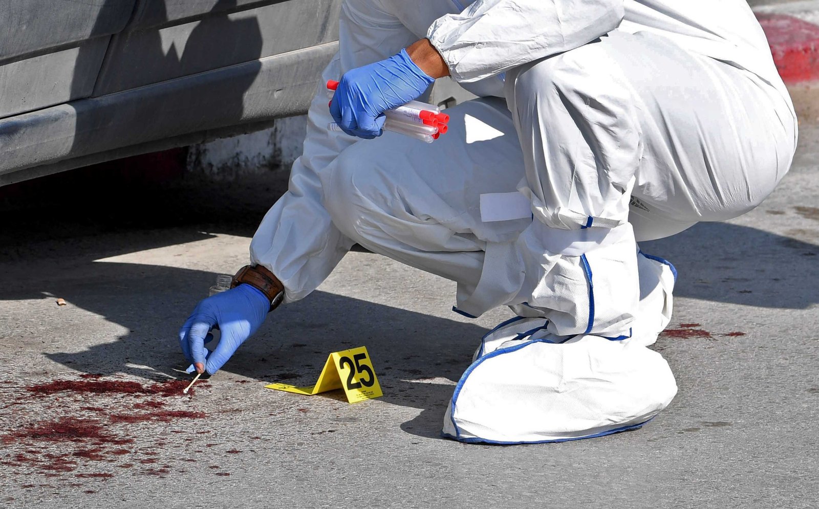 عراك بين جيران ينتهي بجريمة قتل بشعة لهذا السبب..