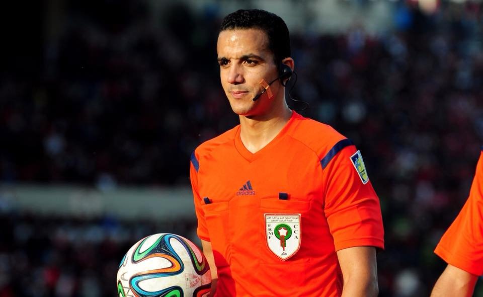 حكم مغربي يعيش حالة استثنائية في كأس إفريقيا بالكاميرون