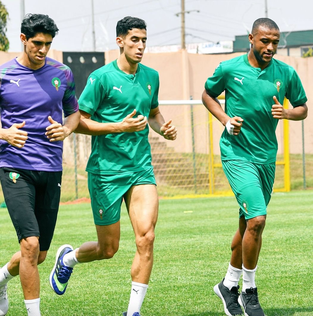 حصة تدريبية للأسود لإزاحة التعب بعد التأهل لدور الثمن