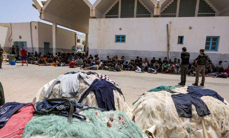 مقتل ثلاثة مهاجرين مغاربة في ليبيا داخل مركز احتجاز