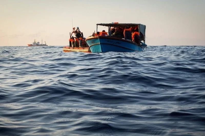 فاجعة تهز مدينة العيون ..إنقلاب قارب ووفاة أغلبية المهاجرين،التفاااصيل
