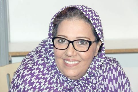 بنت الرمال عزيزة يحضيه عمر تفارق الحياة