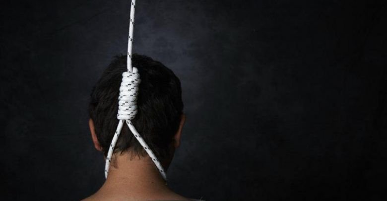 مأساة..تلميذ ينهي حياته بطريقة بشعة بسبب نقطة ضعيفة في الدورة الأولى
