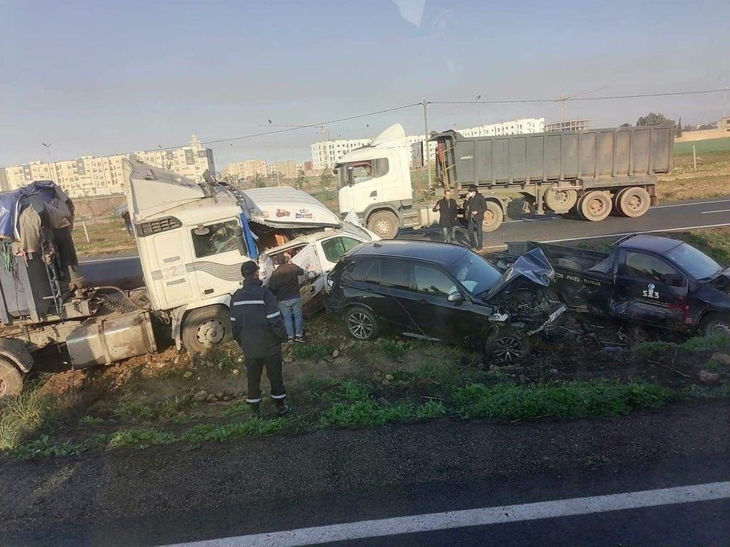 سبعة جرحى وإصابة أحدهم بليغة..حادثة سير بالطريق السيار الحضري للدار البيضاء