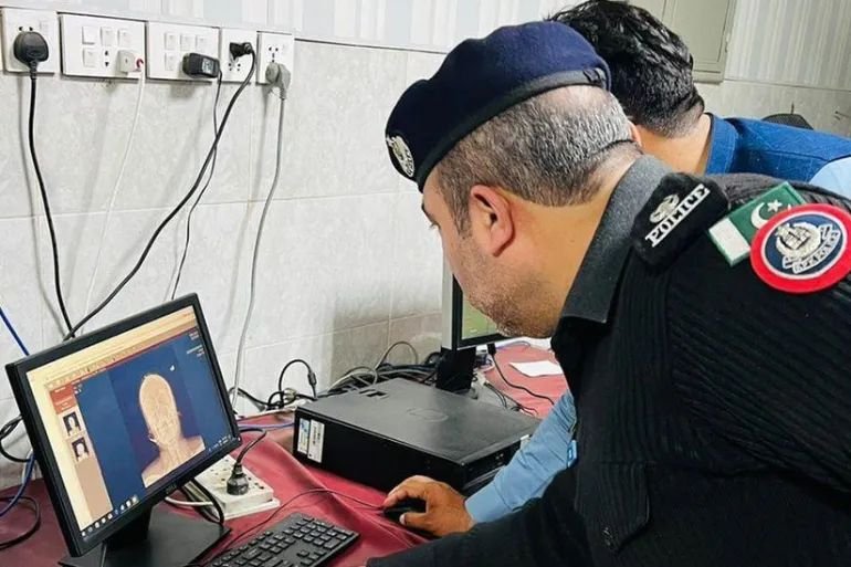 مشعوذ باكستاني زرع مسماراً في رأس امرأة حامل لكي تنجب صبياً