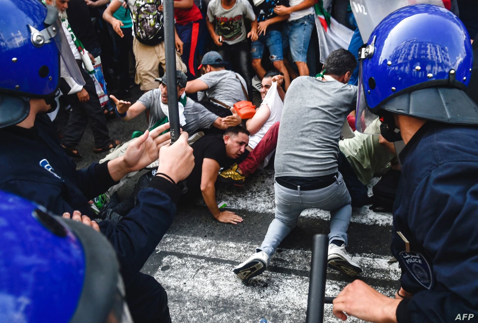 الجزائر… ثلاث سنوات على اندلاع ”الحراك” .. قمع وترقيع وتسويف