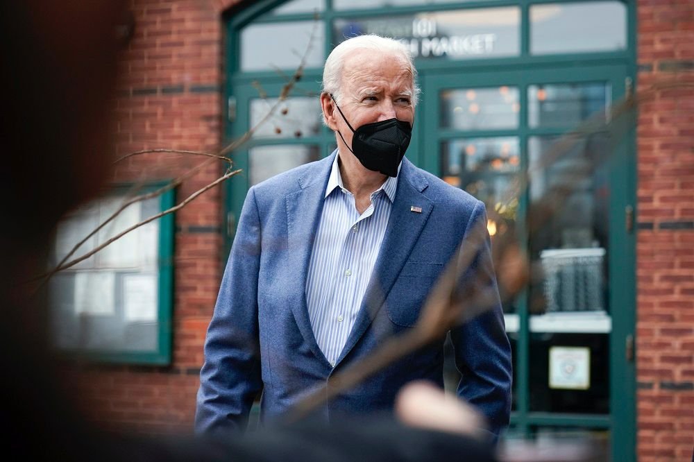 بايدن: قرار رئيس أوكرانيا مغادرة بلاده قد لا يكون حكيما