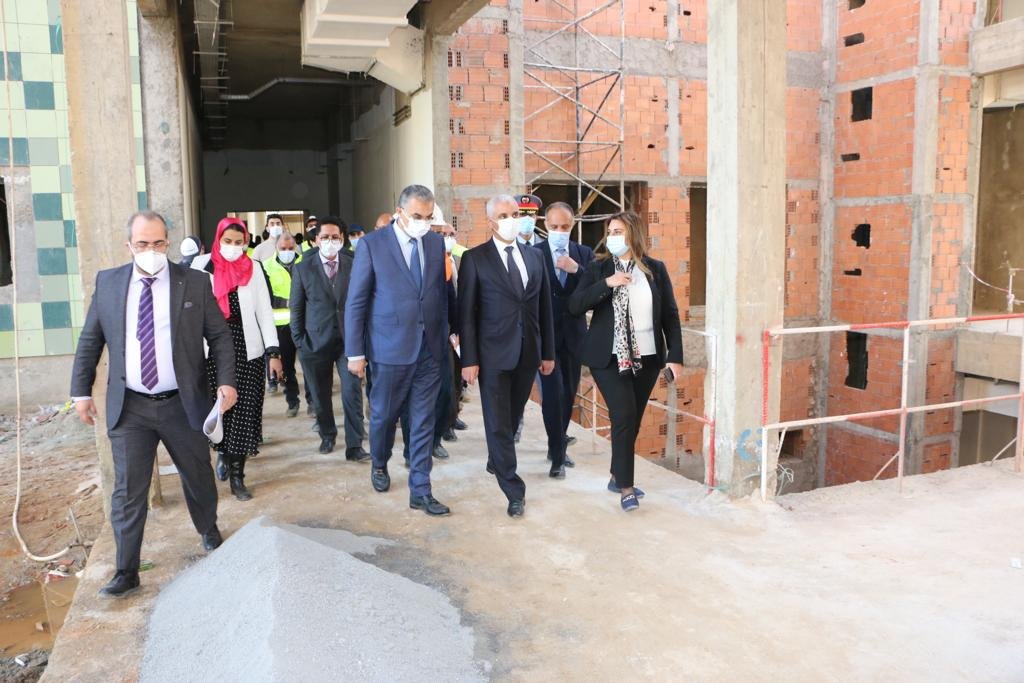 ٱيت الطالب يقوم بزيارة تفقدية لورش بناء المستشفى الإقليمي للقنيطرة