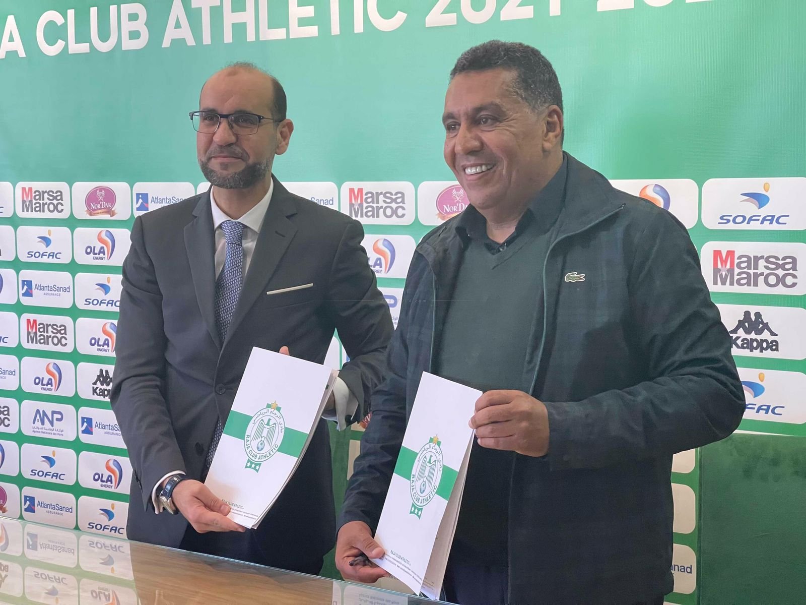 رسميا : رشيد طاوسي مدربا لنادي الرجاء البيضاوي