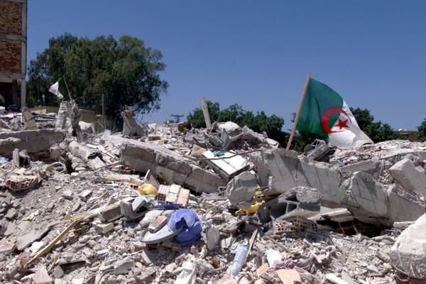 رعب بالجزائر بعد تسجيل هزة أرضية قوية شرق البلاد