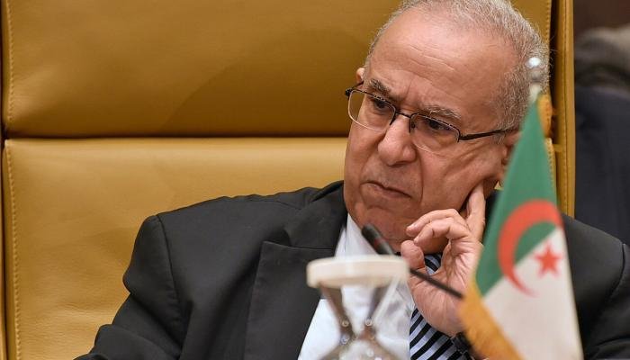 الإعلام الجزائري… رمطان لعمامرة في زيارة توسل إلى قطر من أجل إقناع المغرب بإعادة تشغيل الأنبوب البري