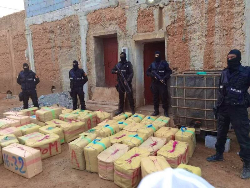 أمن كلميم يعتقل 3 مهربين دوليين للمخدرات