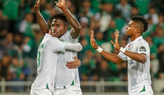 الرجاء يهزم وفاق سطيف ويتصدر المجموعة الثانية