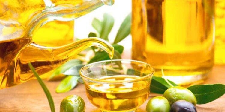 السلطات الإسبانية تحذر من استهلاك زيوت زيتون مغشوشة تباع بالأسواق العربية