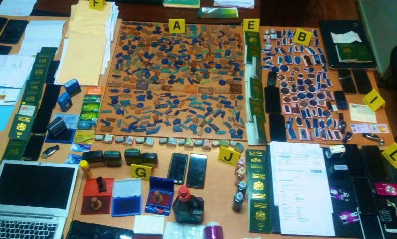 تفكيك عصابة لإعداد “الفيزا” بطريقة غير مشروعة بوجدة