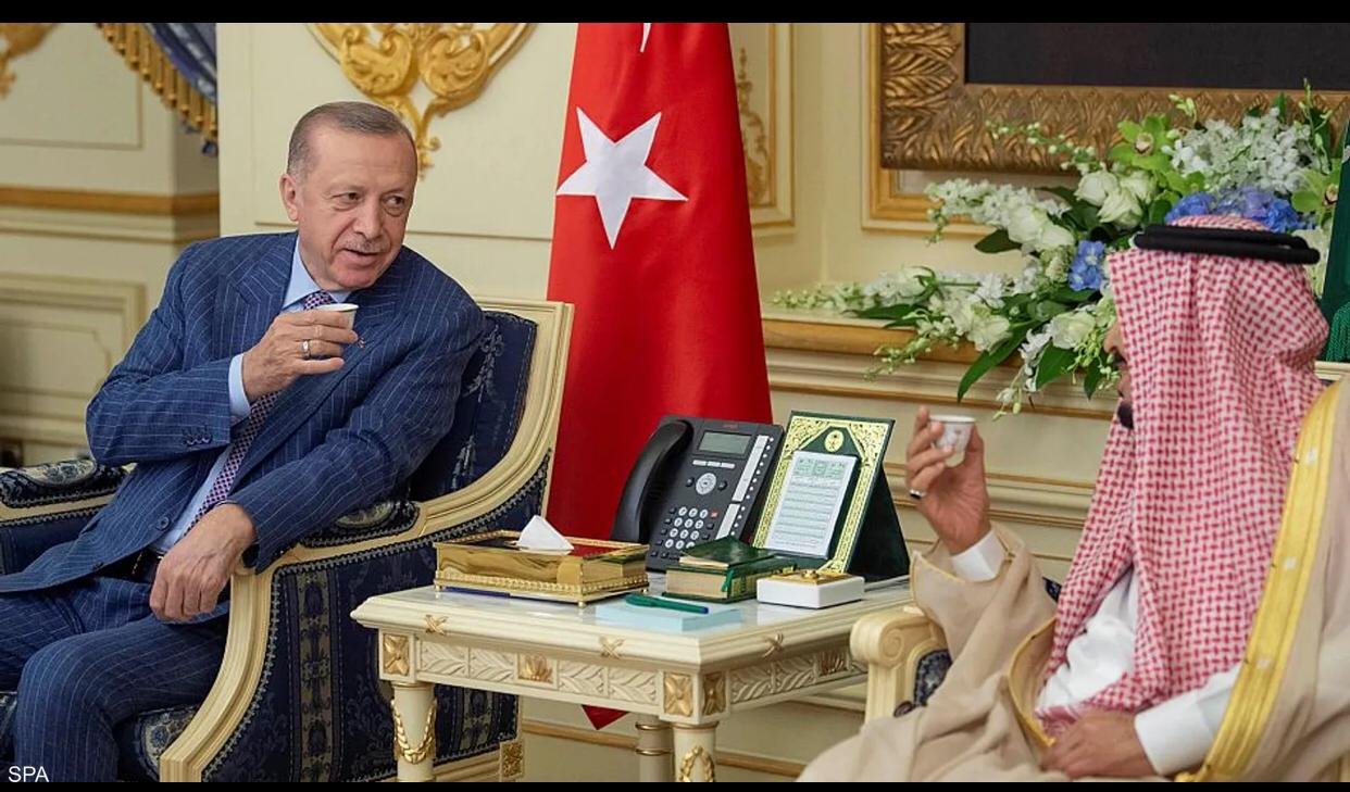 الملك سلمان يستقبل الرئيس التركي