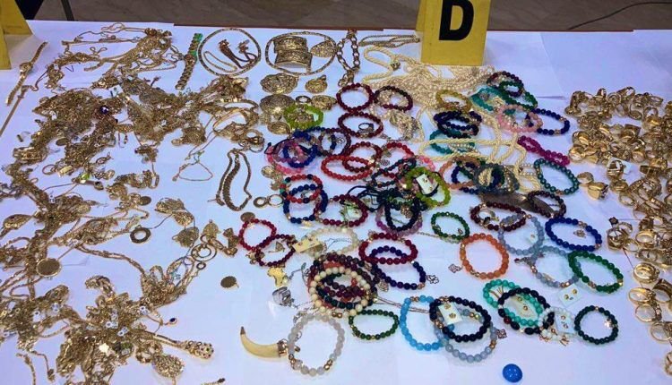 أمن الناظور يوقف شخصا متورطا في سرقة محل لبيع الحلي والمجوهرات