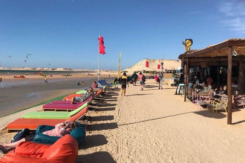 السفارة الأمريكية بالرباط تطلق حملة لتشجيع السياحة بمدينة الداخلة المغربية