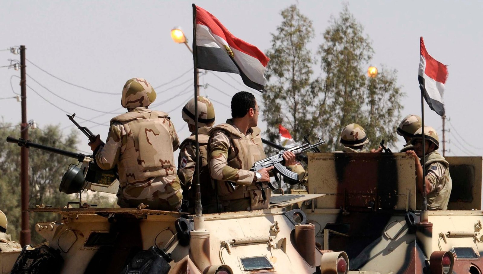 مقتل 11 جنديا مصريا بينهم ضابط بهجوم في شرق قناة السويس