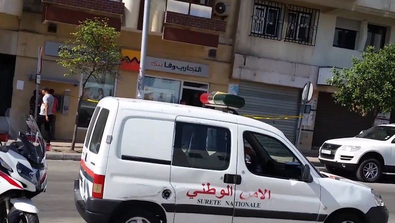 مسلح يقتحم وكالة بنكية بالدارالبيضاء أُو ها شْنُّوا وقع..تفاصيل مثيرة