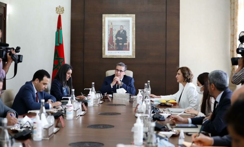رئيس الحكومة يترأس اجتماع عمل حول إنعاش القطاع السياحي والاستعدادات الجارية لاستقبال الموسم السياحي