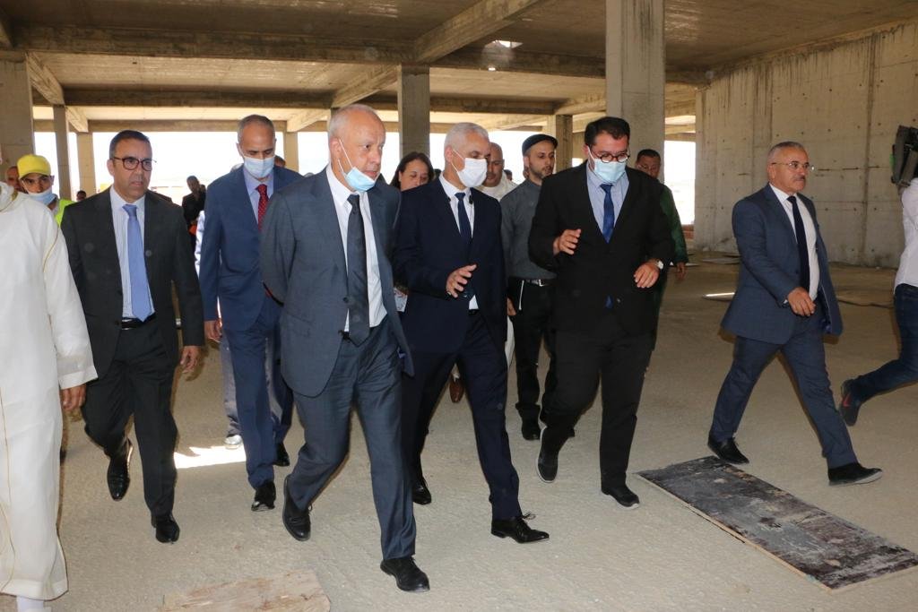 ٱيت الطالب يزور ورش بناء مستشفى وزان