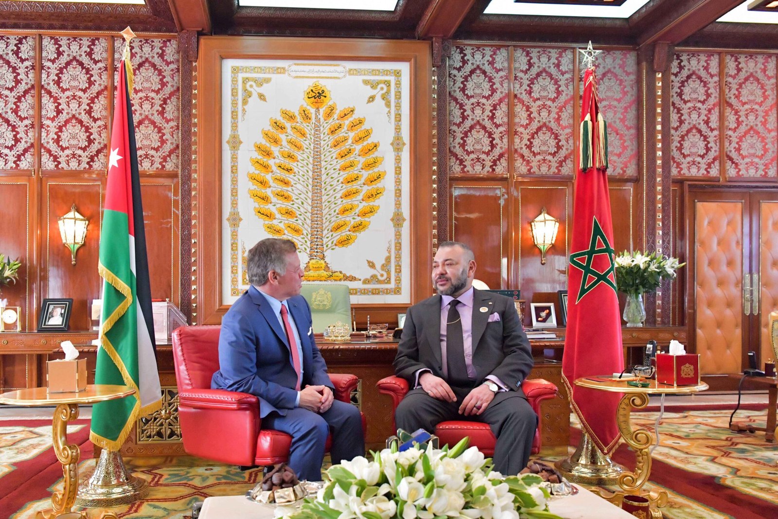 برقية تهنئة من جلالة الملك إلى عاهلي المملكة الأردنية الهاشمية