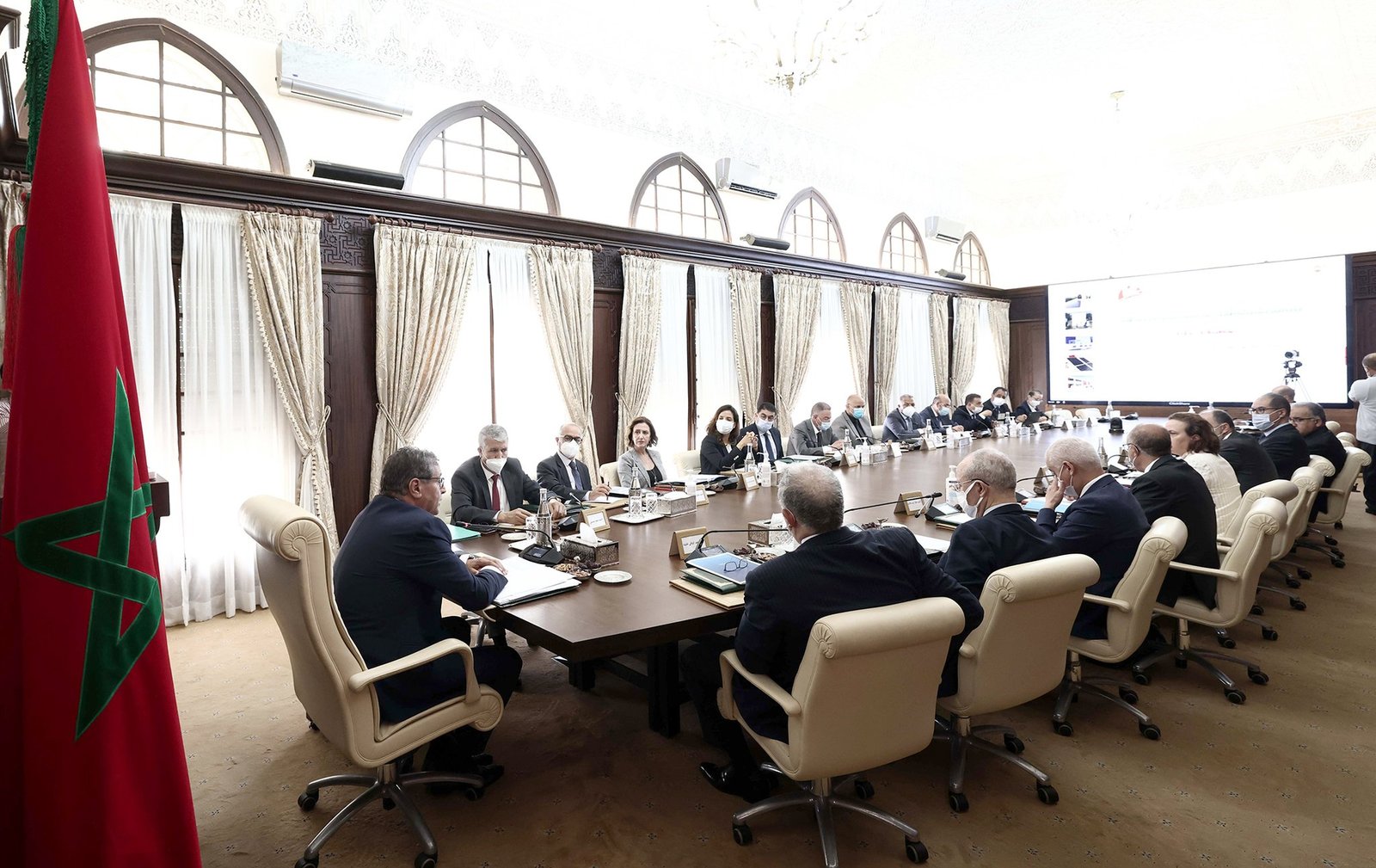 الحكومة تعلن 16 مليارا إضافية لدعم الغاز والسكر والقمح