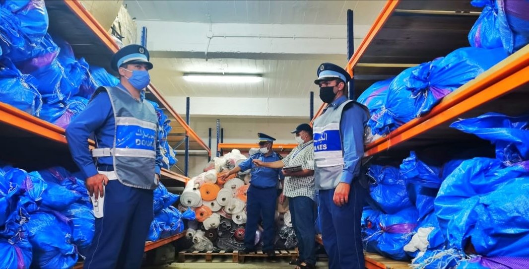 جمارك طنجة تصادر الأطنان من ملابس shein وتعرضهم للبيع بالمزاد العلني