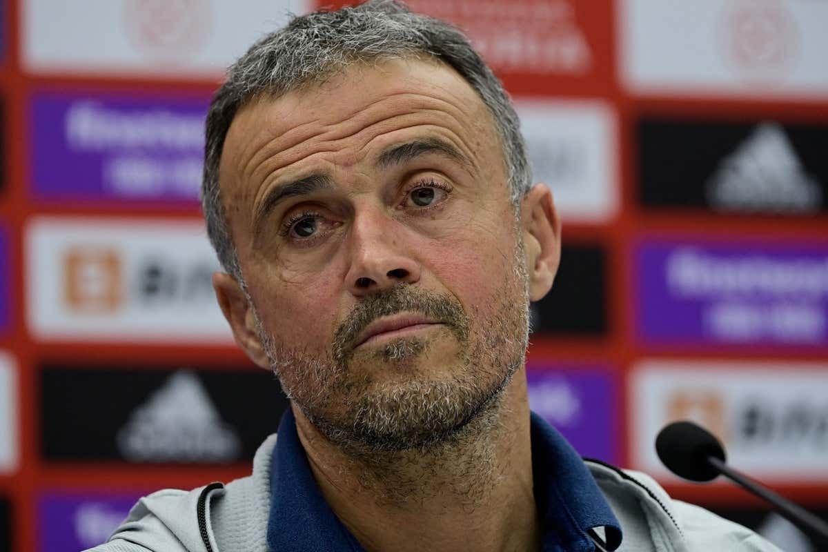 إنريكي يستبعد تتويج إسبانيا بالمونديال.. ويرشح منتخبين آخرين