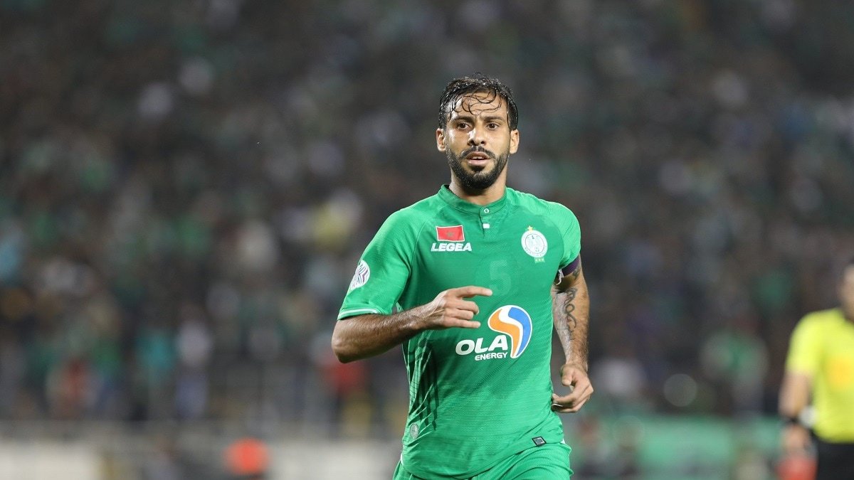 الرجاء يحسم ”الديربي” ويشعل المنافسة على لقب البطولة