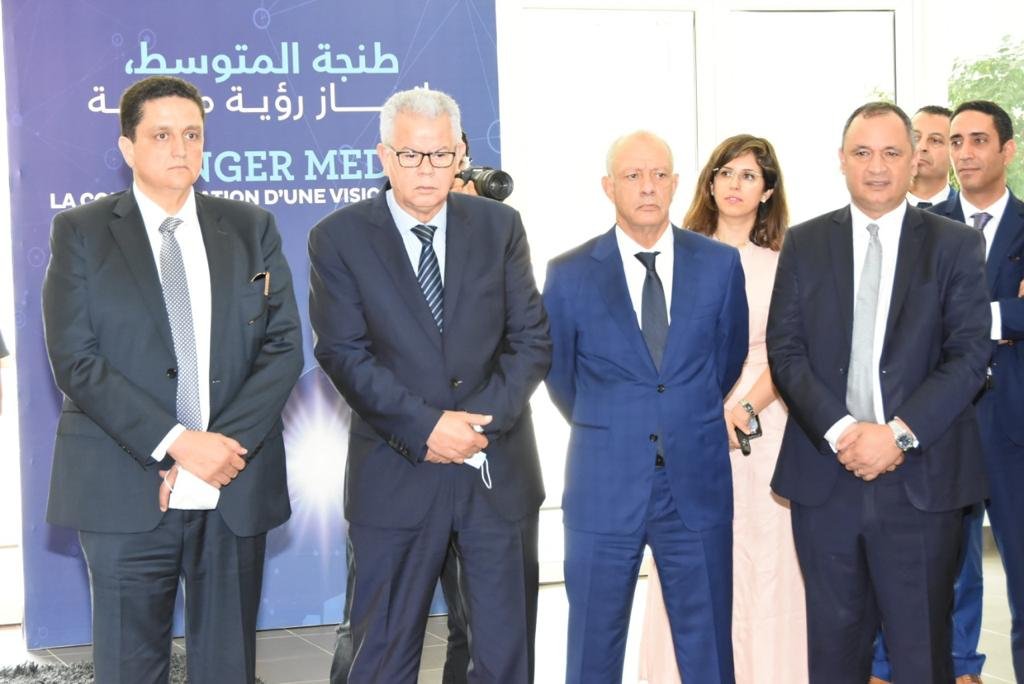 وفد أوروبي يقوم بزيارة للمركب المينائي طنجة المتوسط ومصنع ”رونو”