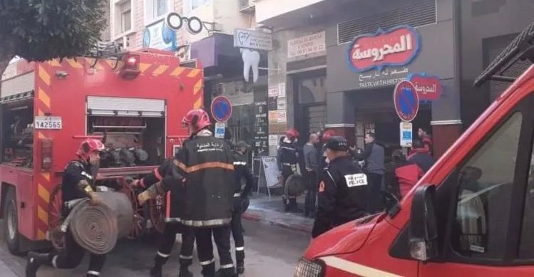 إصابات متفاوتة الخطورة وخسائر مادية في حريق أتى على سوق “كسباراطا” بطنجة