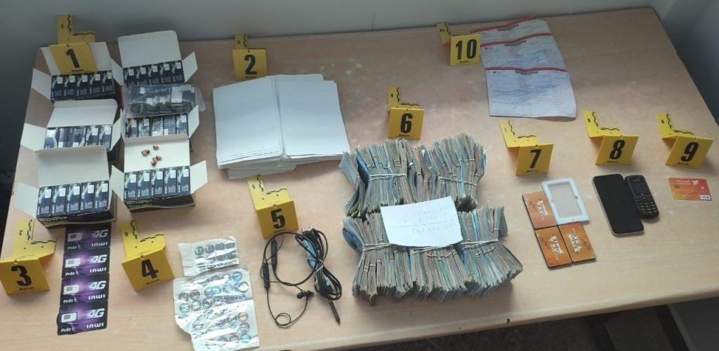 إنزكان…اعتقال شابين يحترفان ترويج أجهزة للغش في الامتحانات وبحوزتهما 54 مليون سنتيم