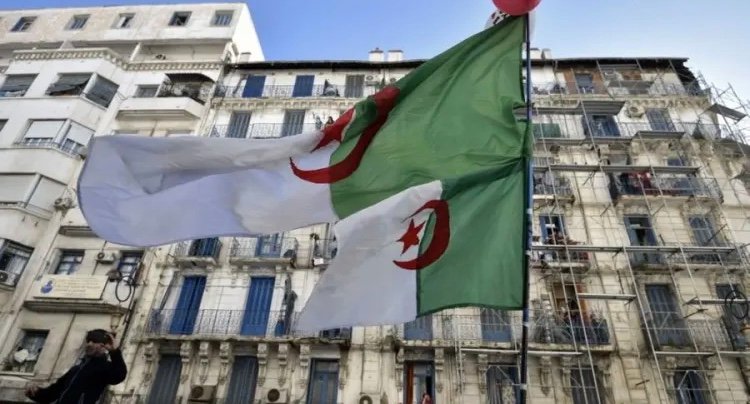 هزة أرضية قوية تضرب مدينة وهران بالجزائر