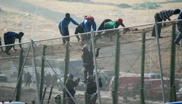 إسبانيا.. المغرب يواجه “وضعا معقدا للغاية” في مواجهة مافيات الهجرة…