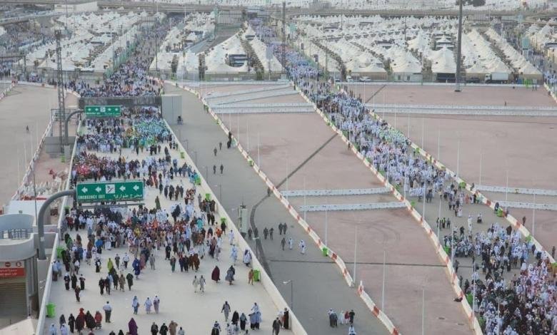 الحجاج في ثاني أيام التشريق.. يواصلون رمي الجمار، ويستعدون لطواف الوداع