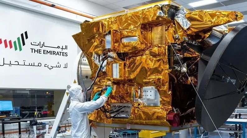 الإمارات تطلق أول قمر استشعار عربي وأول صندوق لدعم الفضاء
